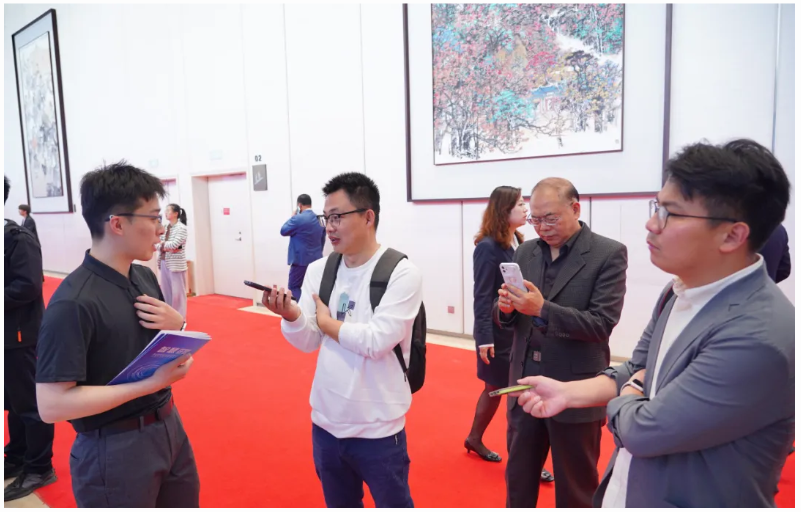 “機”聚新動能 “智”創新未來丨文達通無人清掃機器人亮相2025青島市具身智能機器人生態發展大會 “機”聚新動能 “智”創新未來丨文達通無人清掃機器人亮相2025青島市具身智能機器人生態發展大會