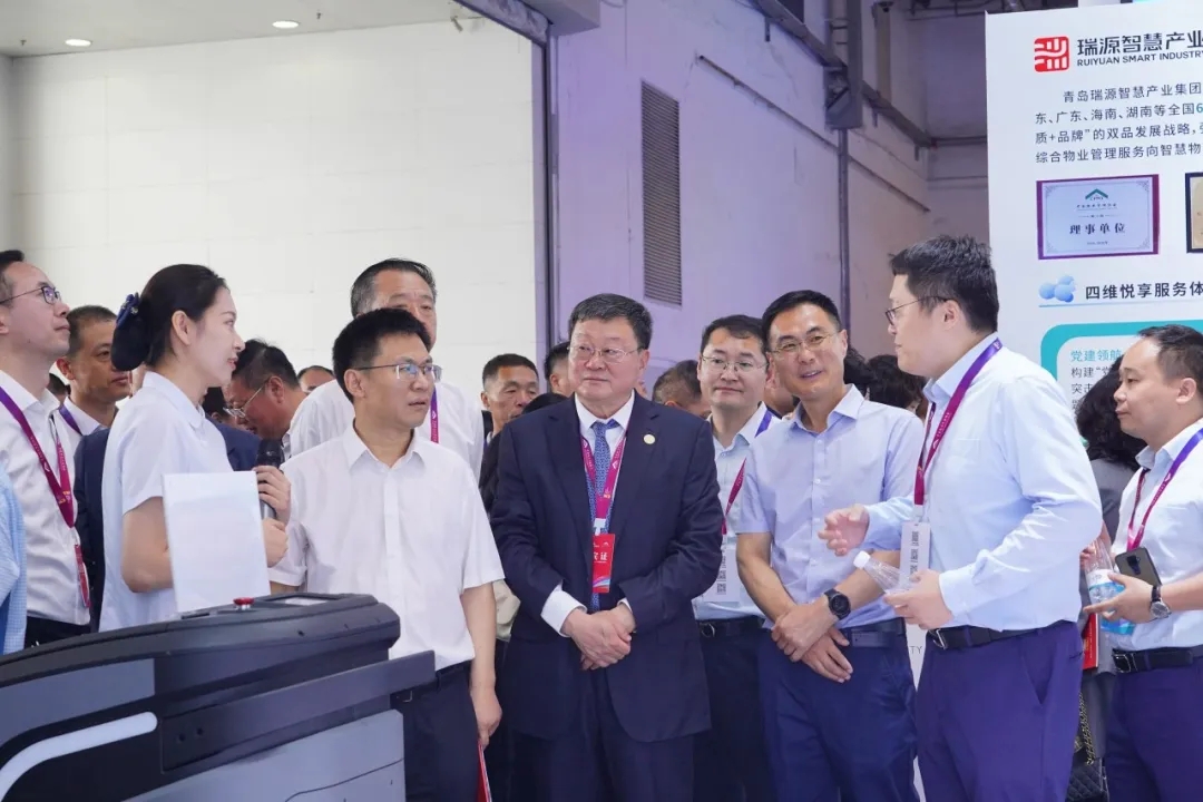 AI+機器人|文達(dá)通股份攜“數(shù)智物業(yè)全鏈解決方案”亮相中國物博會 AI+機器人|文達(dá)通股份攜“數(shù)智物業(yè)全鏈解決方案”亮相中國物博會